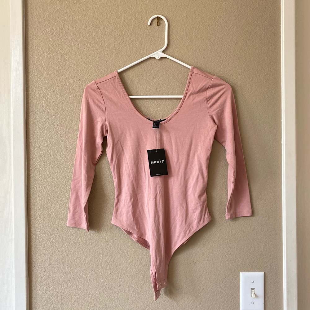 🥑NWT FOREVER 21 Bodysuit in Blush Pink